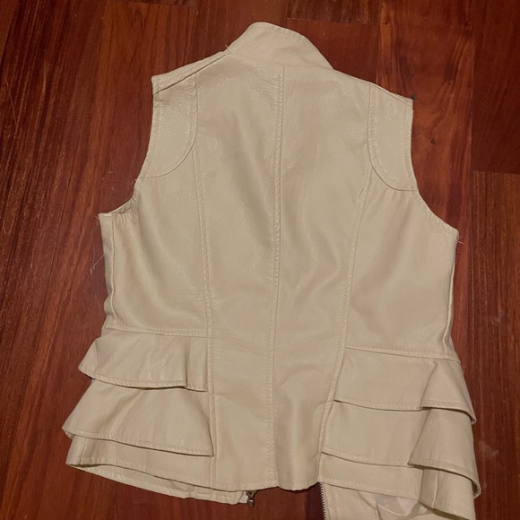 Y2K Pale Yellow Leather Vest from 2003!!! Size M but fits Small - Picture 3 of 4